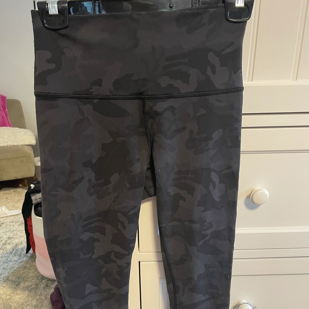 Work once Lululemon Wunder Under Camo leggings